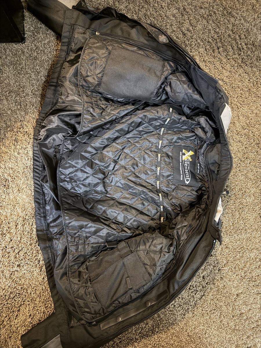 Main image 3