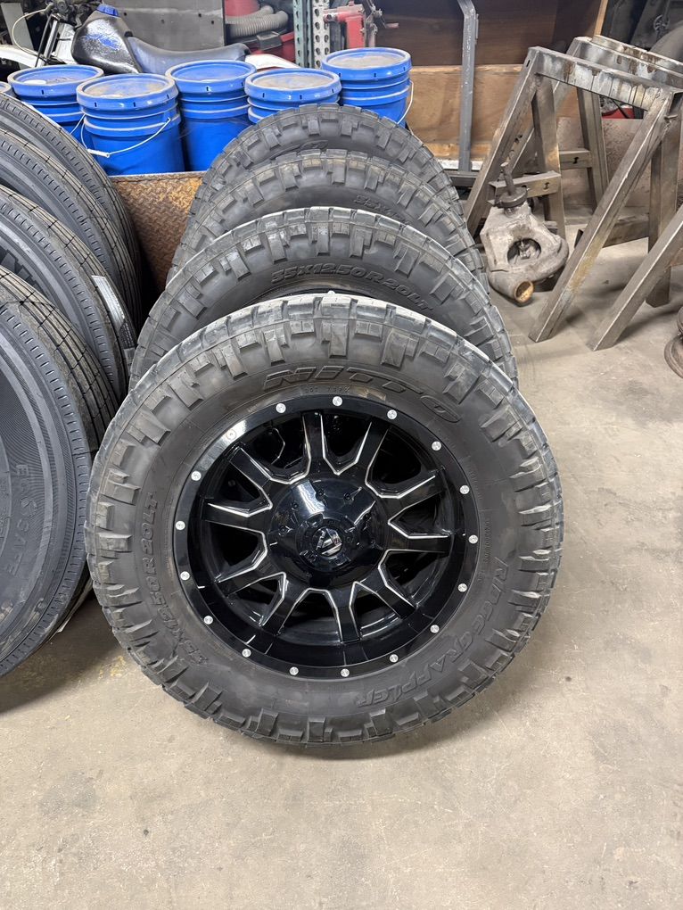35x12.50r20 nitto Ridge Grapplers 8x6.5 Fuel Wheel