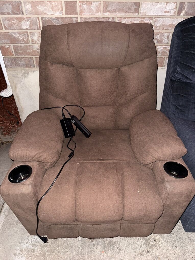 Brown Recling Lift Chair w/ USB Charging Ports