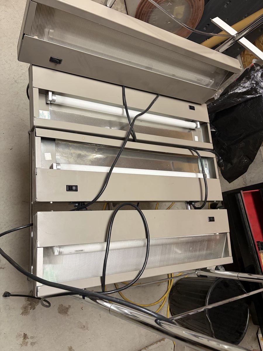 Fluorescent Task Light Fixtures 