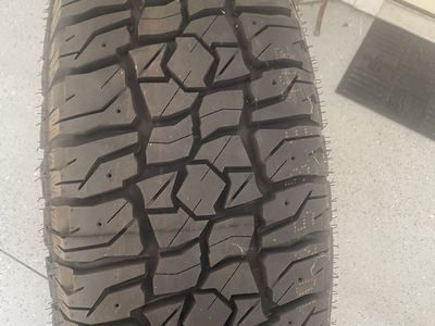 LT285/70R18 Tire & Rim