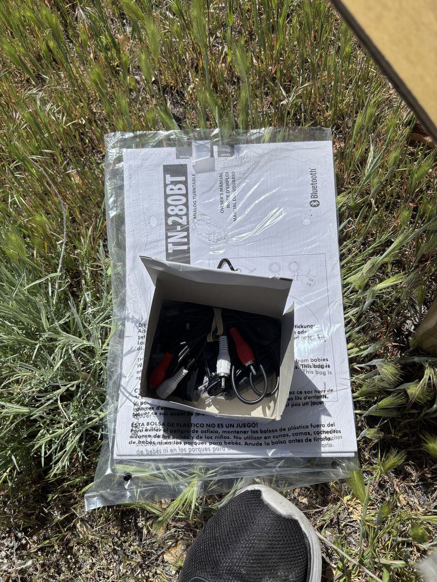 Teac TN-280T Turntable with 2 extra stylus, like new