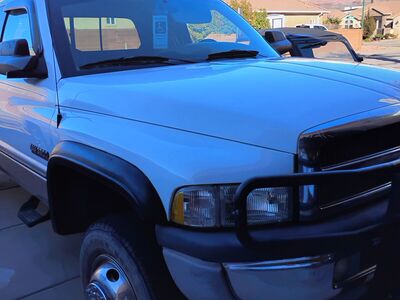 1999 Dodge ram 4 wheel drive 1 ton dually diesel