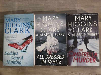 Mary Higgins Clark Thriller Books (3) Set