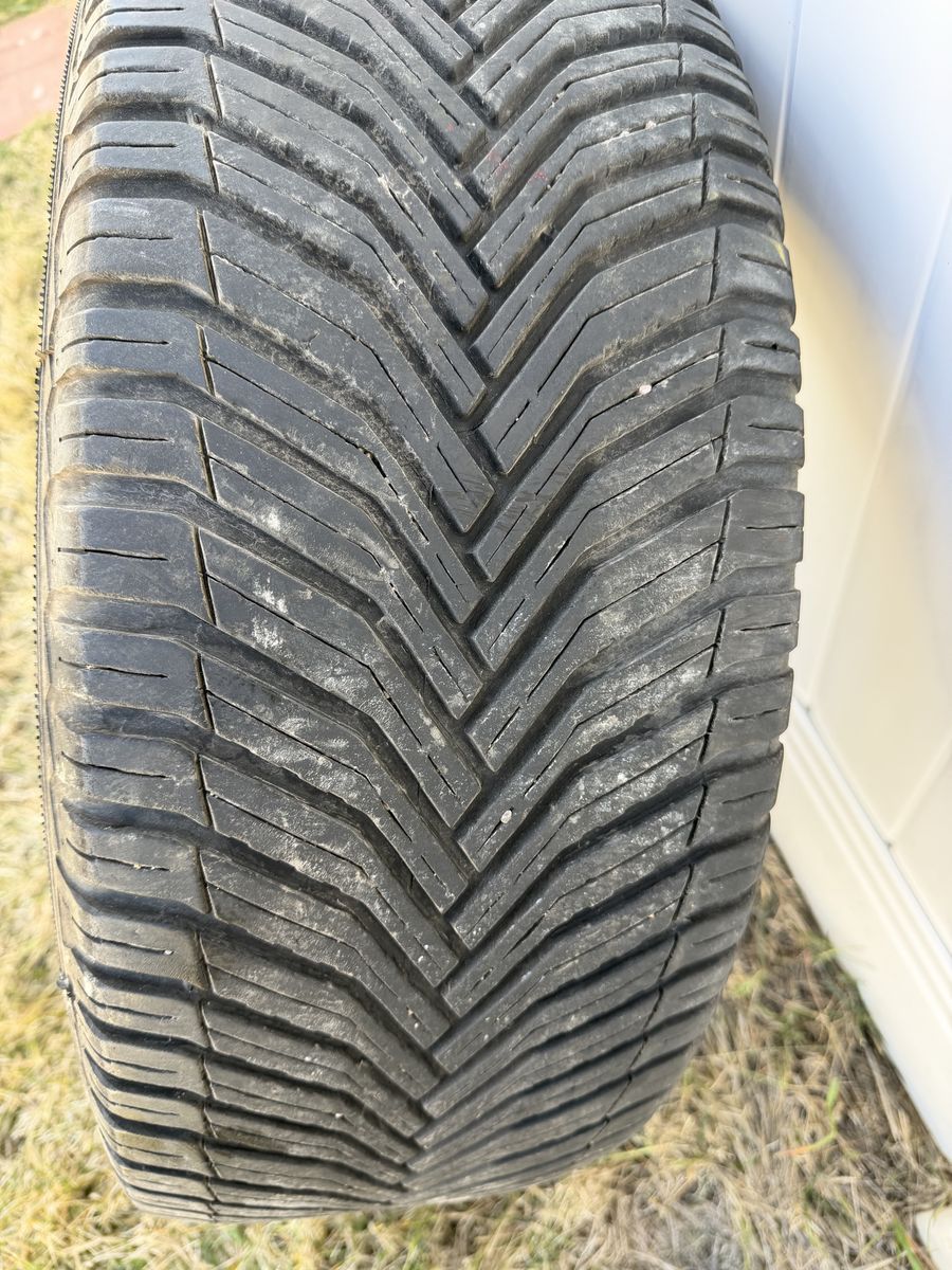 225/55/18 michelin tires