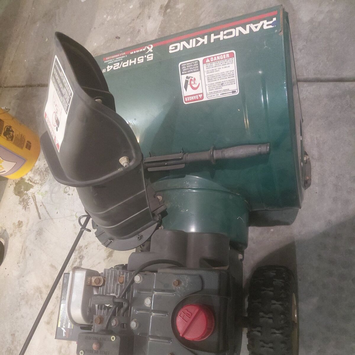 Ranch king 24" Snowblower – Briggs OHV