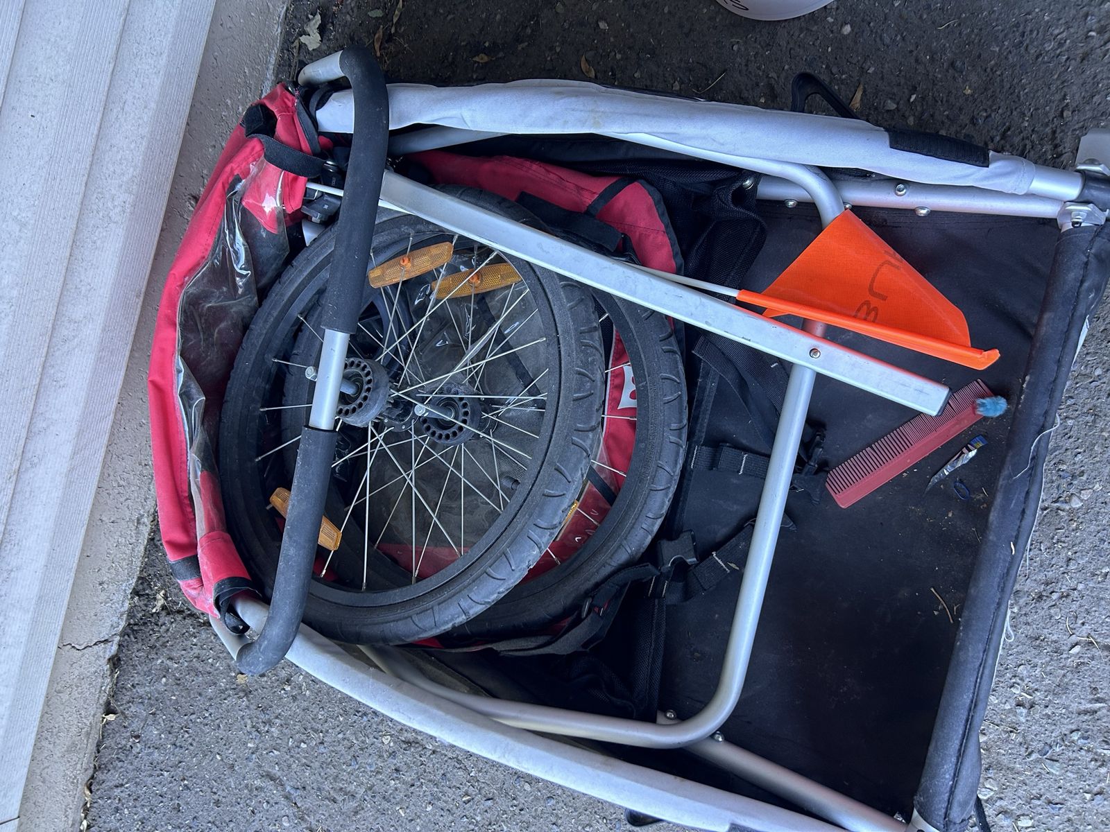Burley bee bike trailer seats two