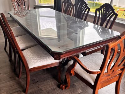 Table, chairs and hutch