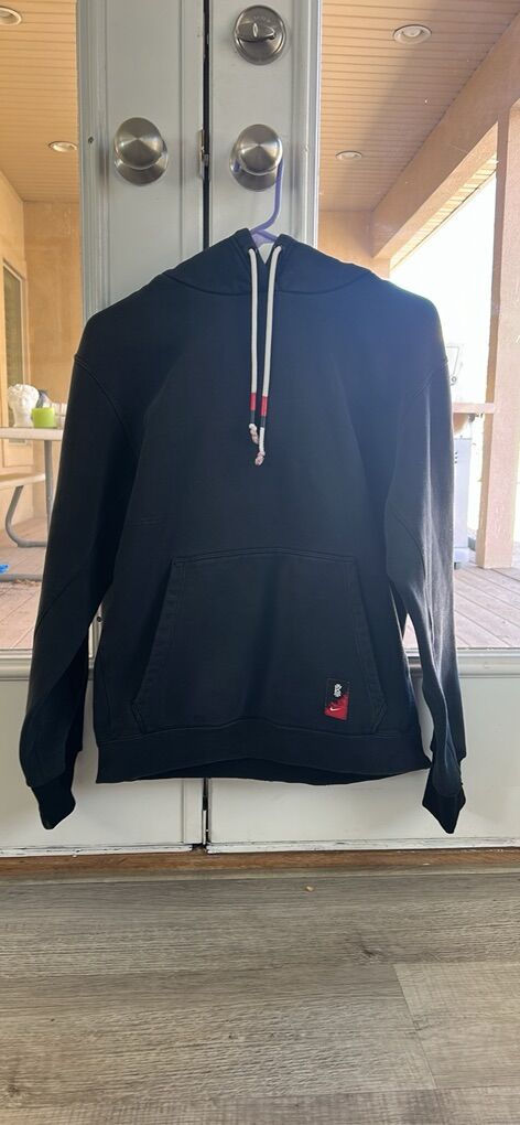 Nike Kyrie Irving Pullover Hoodie – Size Small