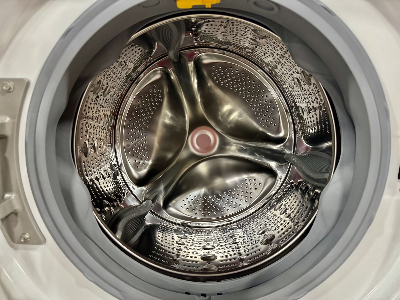 Main image 4