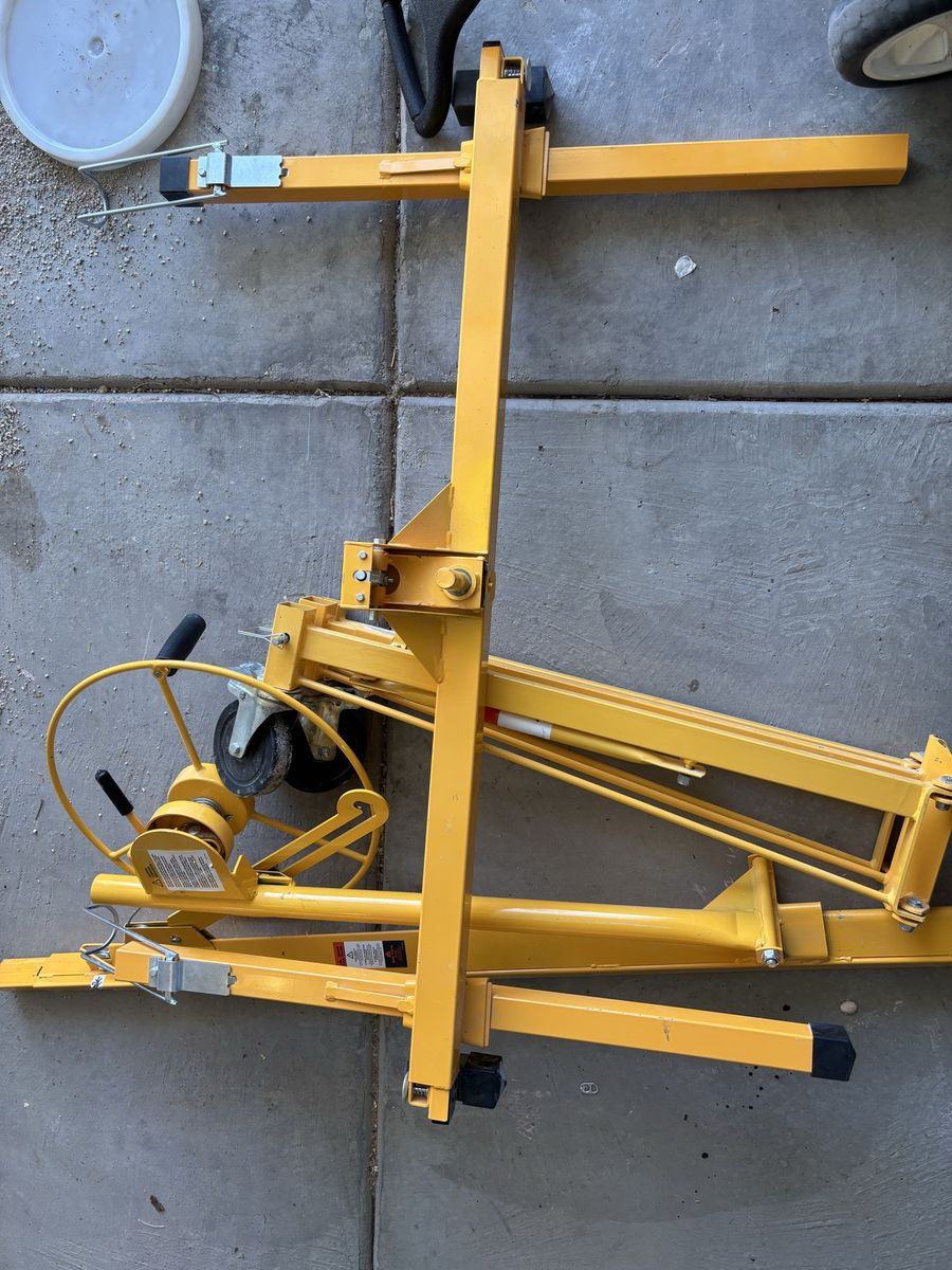 Metaltech 150 lb. Capacity Drywall Panel Lift