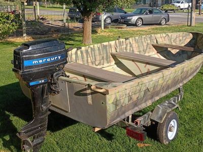 12ft aluminum fishing boat w/ many new parts!