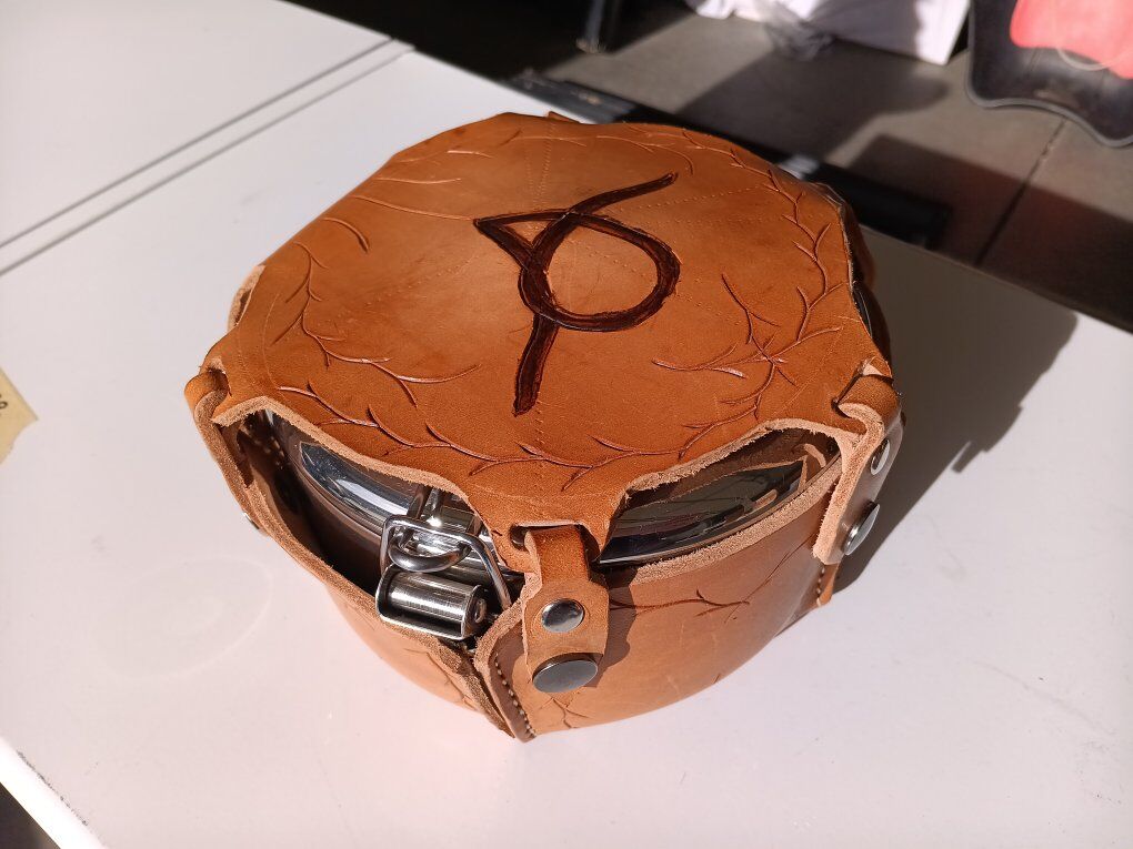 1 Qt Camp Pot with Leather Case