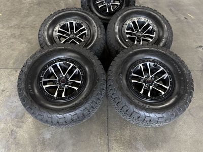 NEW 2026 jeep rubbicon X OEM 17in wheels/ 315/70/17 BFG KO2