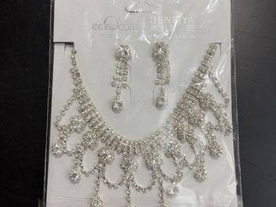 Beautiful New Faux Diamond Necklace & Earrings
