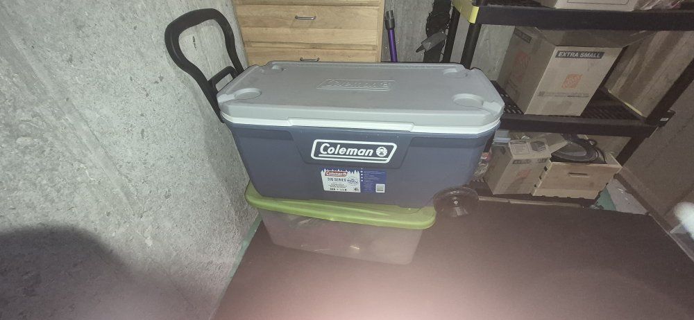 Coleman 316 Series Wheeled Cooler Blue