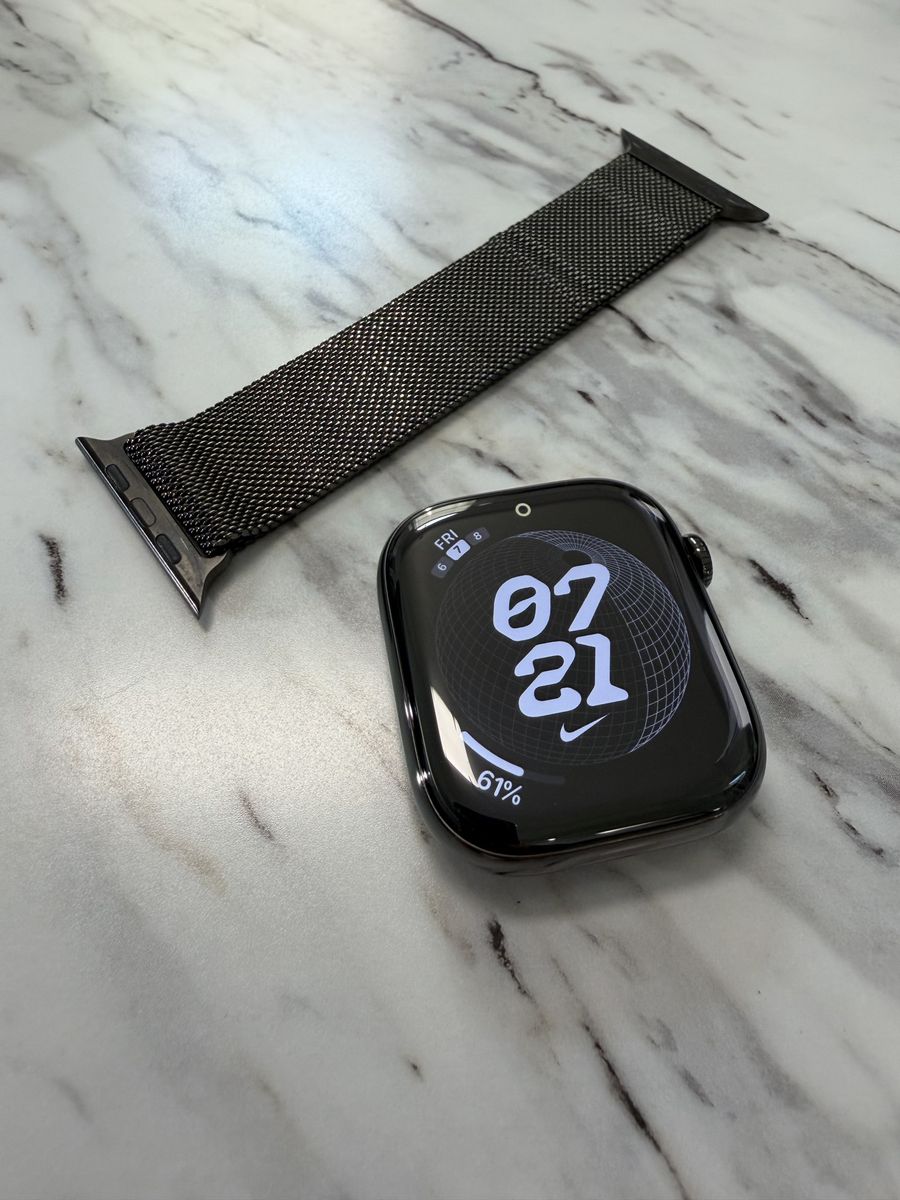 Apple Watch 10 46mm Titanium + Cellular