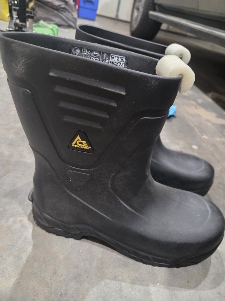 size 14 men Ace work boots