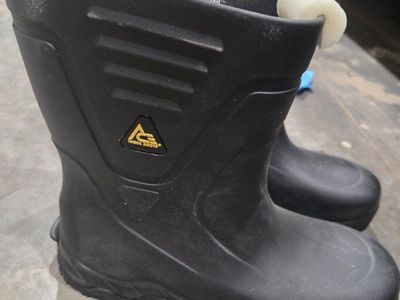 size 14 men Ace work boots