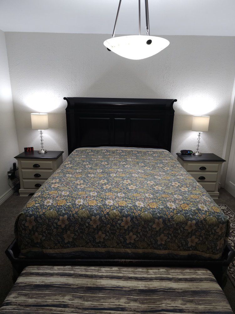 Bedroom furniture/Queen sleigh bed-highboy dresser-nightstands-small dresser