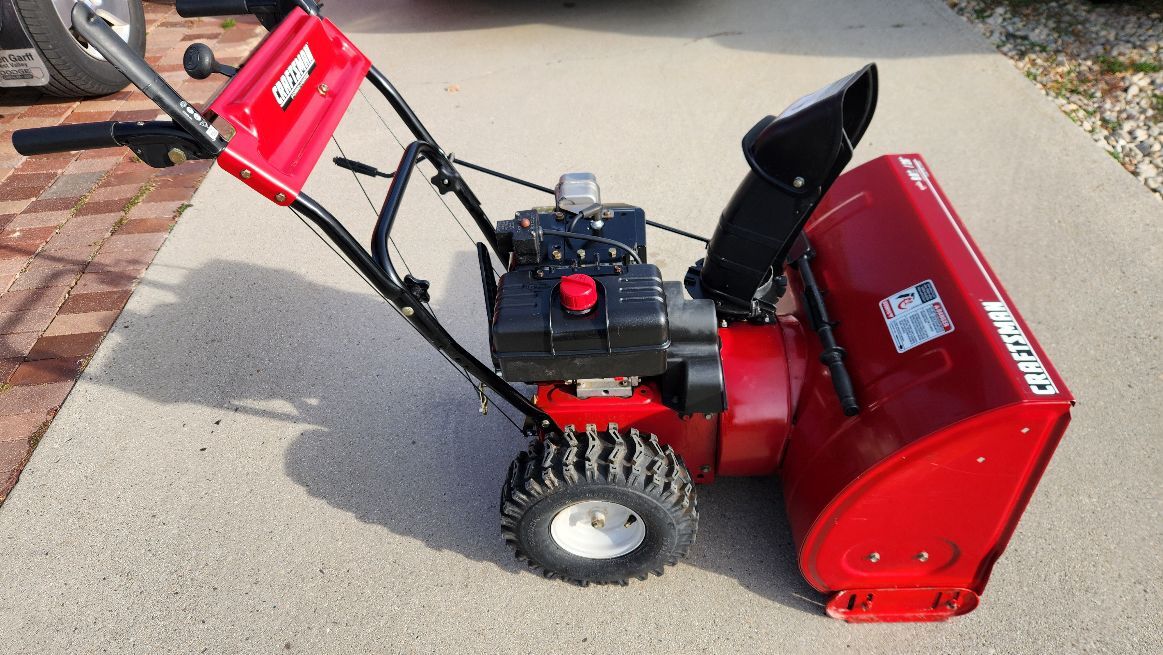 28" Craftsman Snowblower 9HP 2-stage self propelled just tuned up