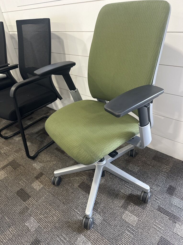 Steelcase Amia Chair