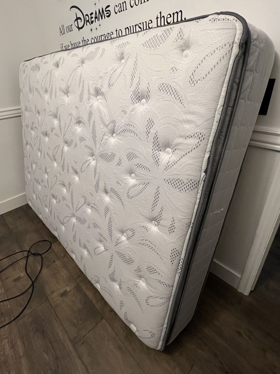 FULL sized (practically new) Mattress