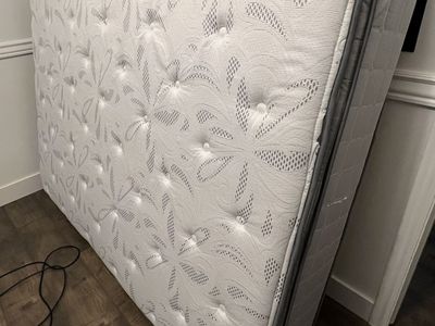 FULL sized (practically new) Mattress
