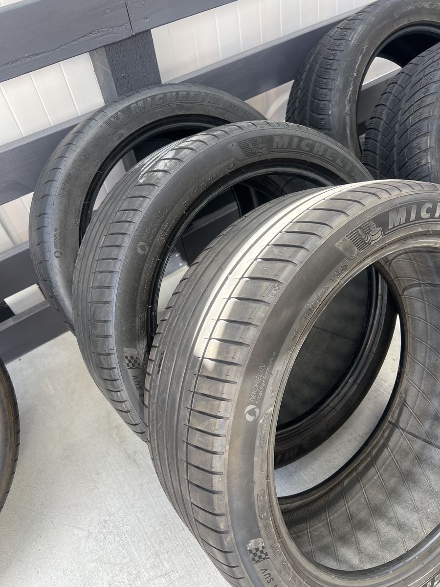 3 Michelins plot sport 4 suv 285/40r22 for $100