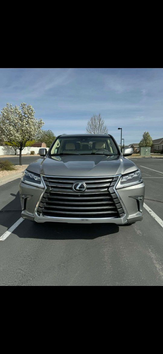 2016 Lexus LX 570