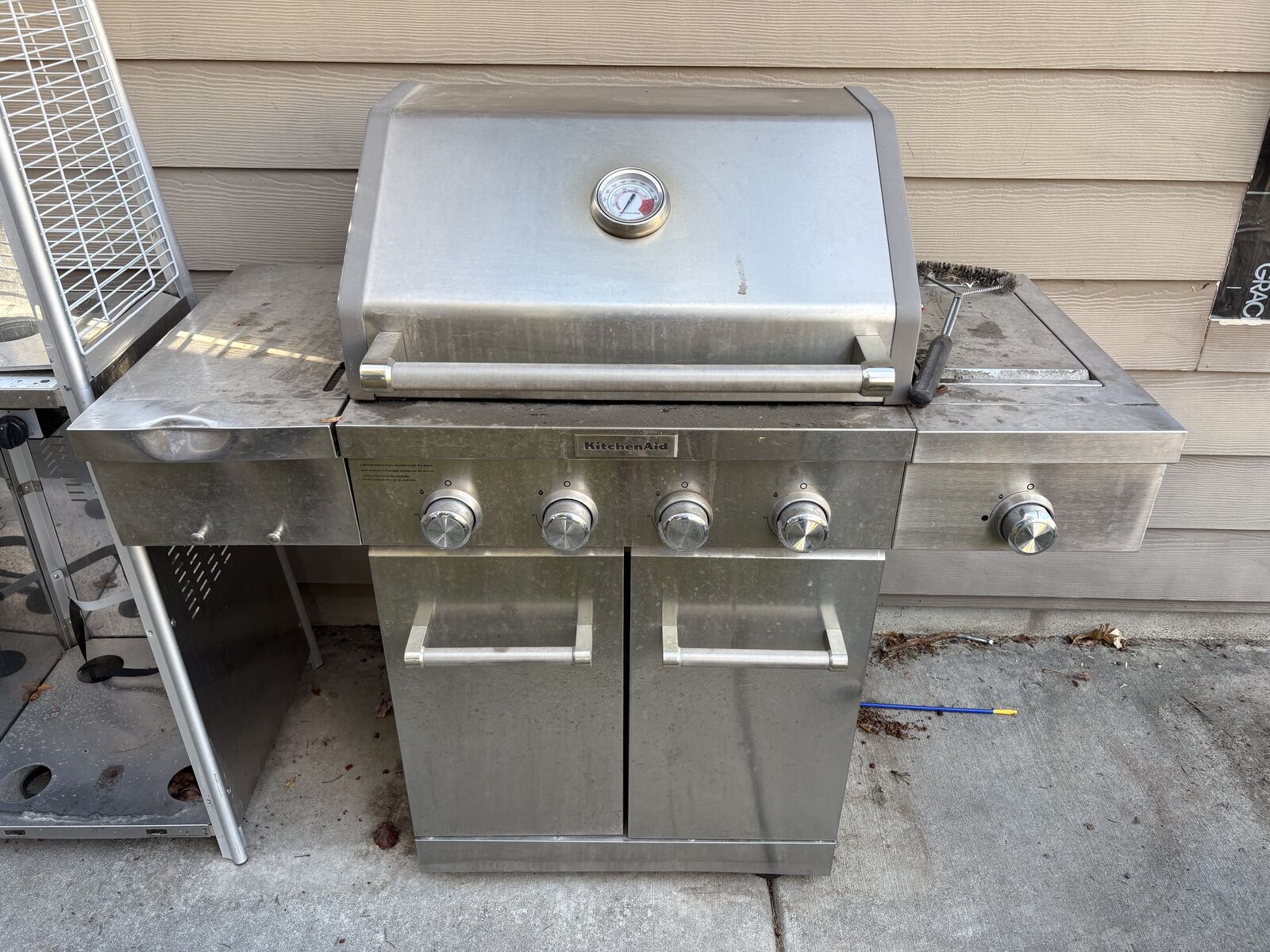 KitchenAid 4 burner propane gas grill with side burner and grill cover $250 cash/venmo in Draper
