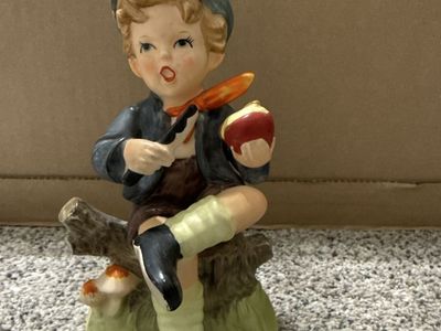 Vintage NAPCOWARE 8420 Porcelain Figurine Boy with Apple & Knife - Made in Japan