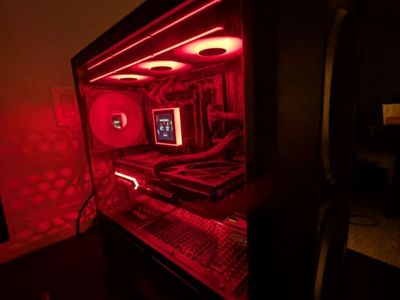 Ryzen 7 7800X3D RX 9070 XT Gaming PC