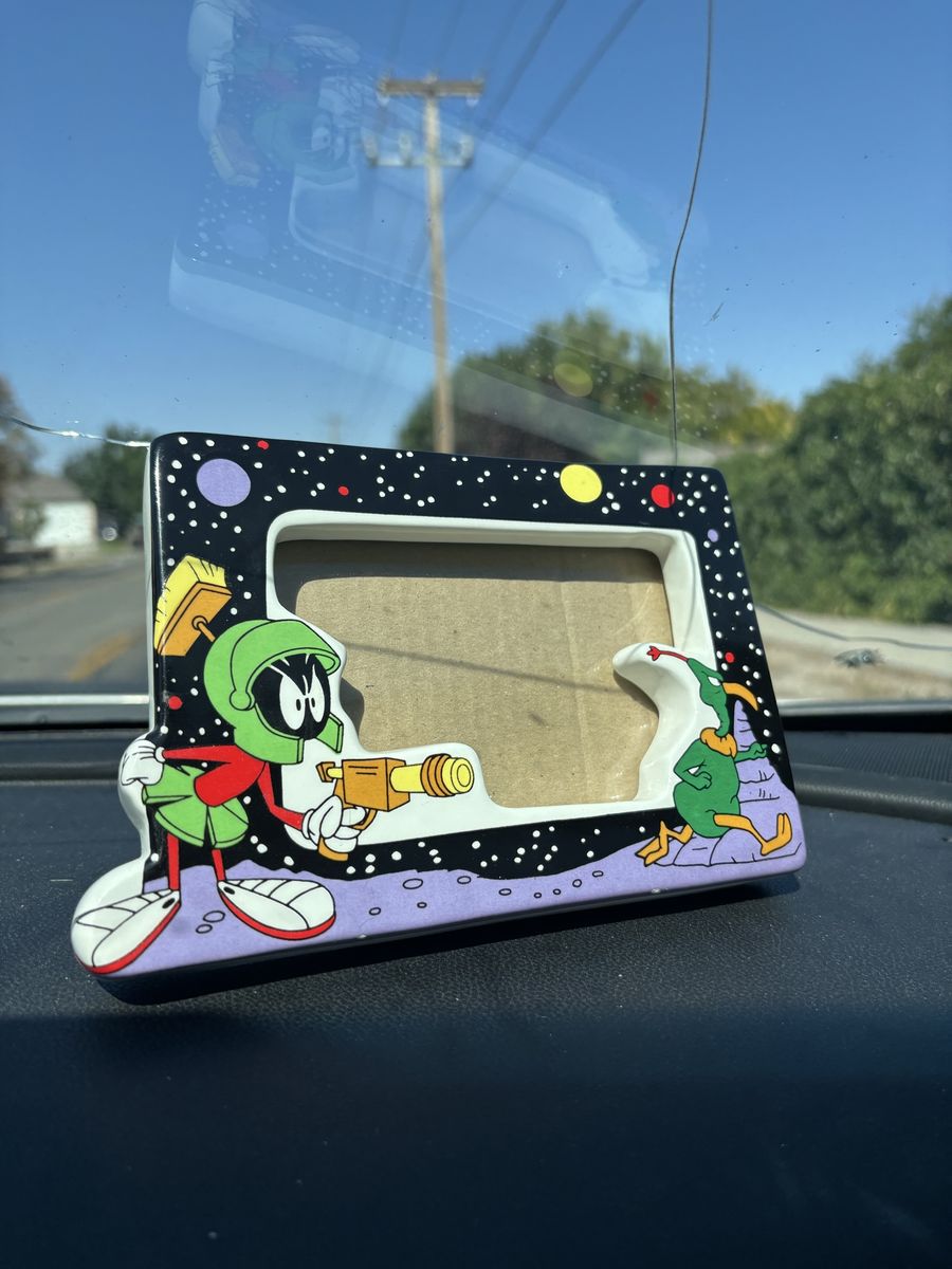 WB Marvin The Martian Ceramic Picture Frame Looney Tunes Alien Space Gun Photo