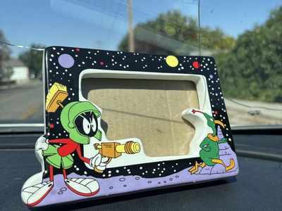 WB Marvin The Martian Ceramic Picture Frame Looney Tunes Alien Space Gun Photo