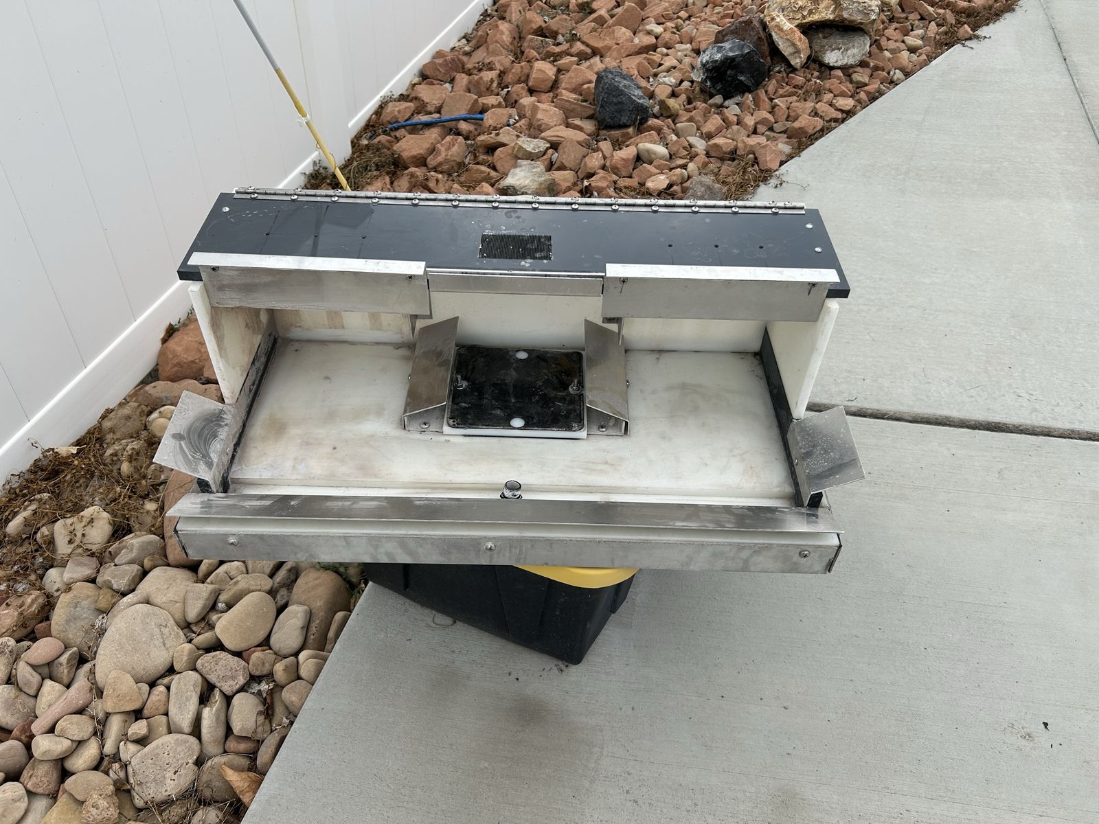Diamond pacific genie lapidary generation 1 fresh water base.