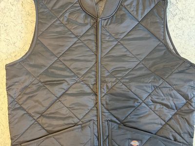Dickies Men's Diamond Quilted Vest, Black