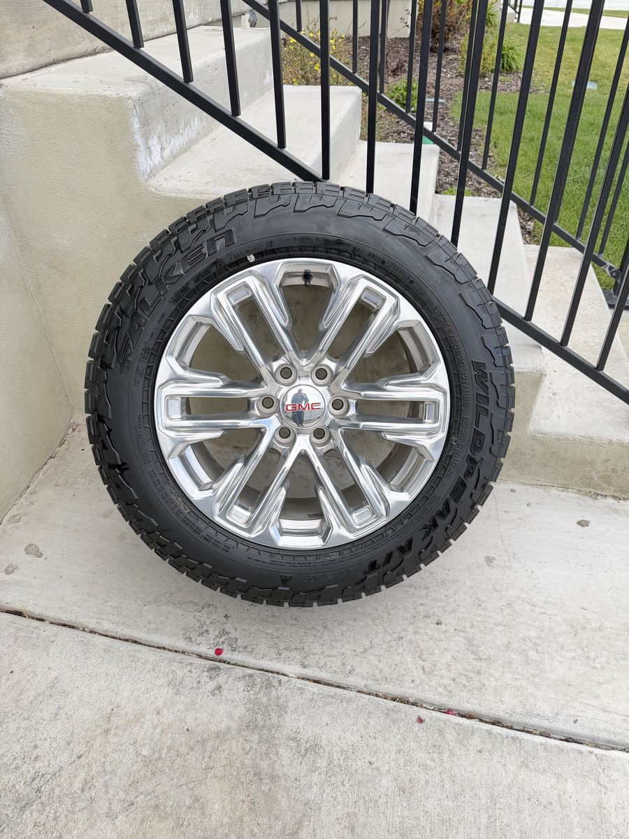 GMC Sierra 1500 Yukon Rims and Tires 265/60R20
