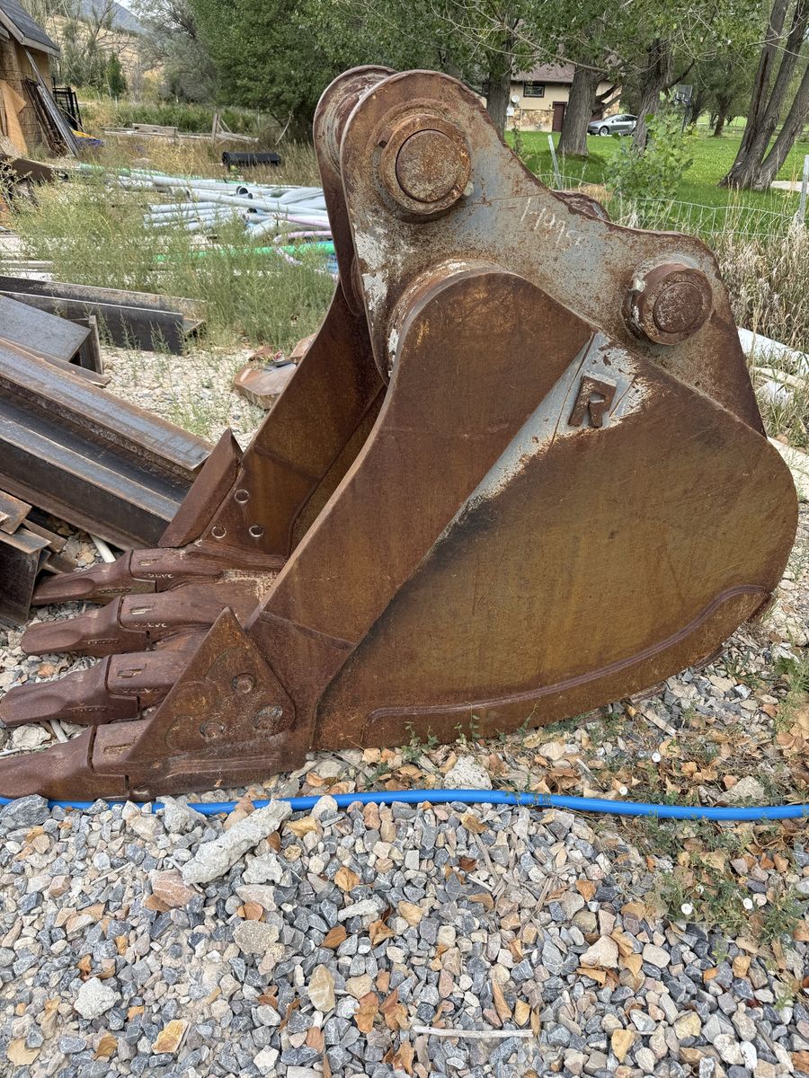 3’ Excavator Bucker for Volvo 380