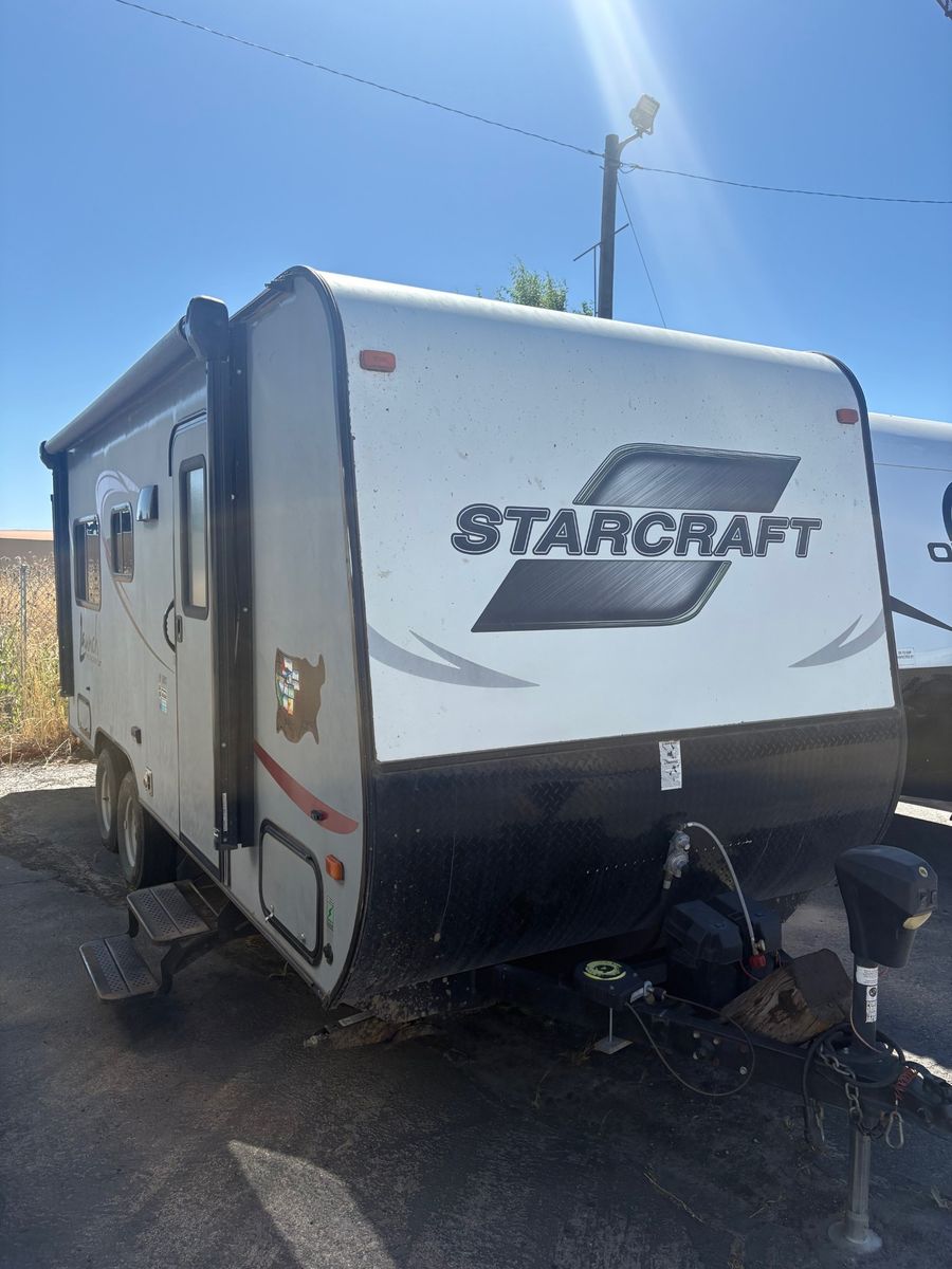 Starcraft Launch 19BHS Travel Trailer - Bunk Beds, Queen Bed, AC, Kitchen, Bathroom