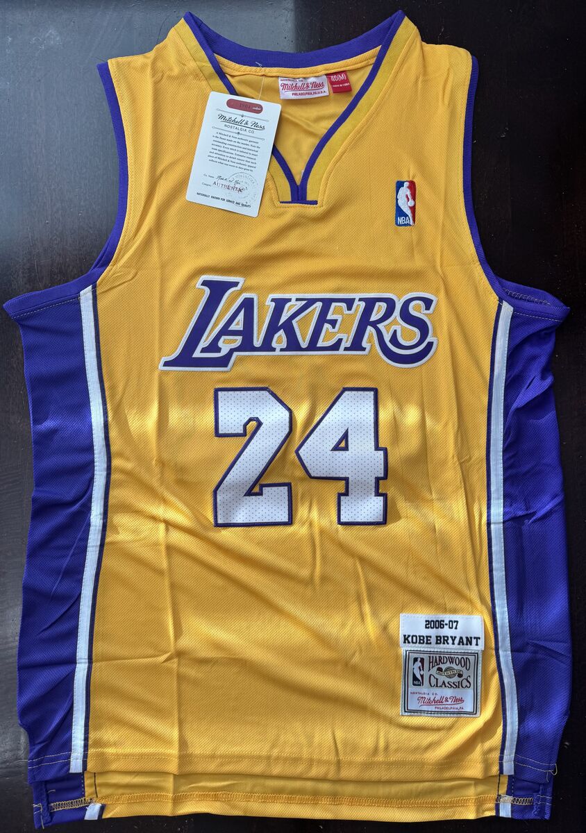 Kobe Bryant Jersey (Adult Medium) LA Lakers (New with Tags)