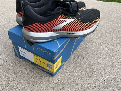 Brooks Levitate 4 Running Shoes Men's Size 12 D Black/Red/Yellow DNA AMP with Original Insoles