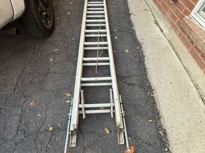 36' Heavy Duty Ladder With Levers