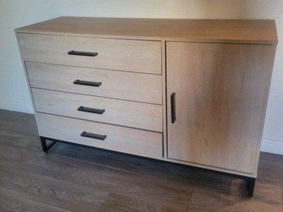 Small Dresser / Entertainment Center