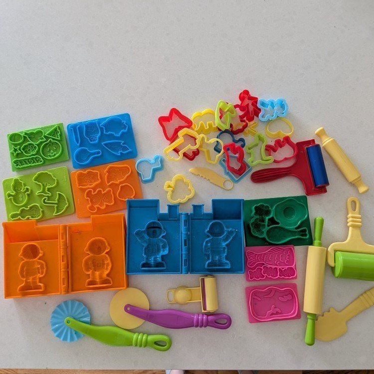 Play-Doh Assorted Cutters, Rollers, and Molds