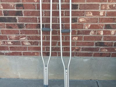 Drive Medical Adjustable Crutches
