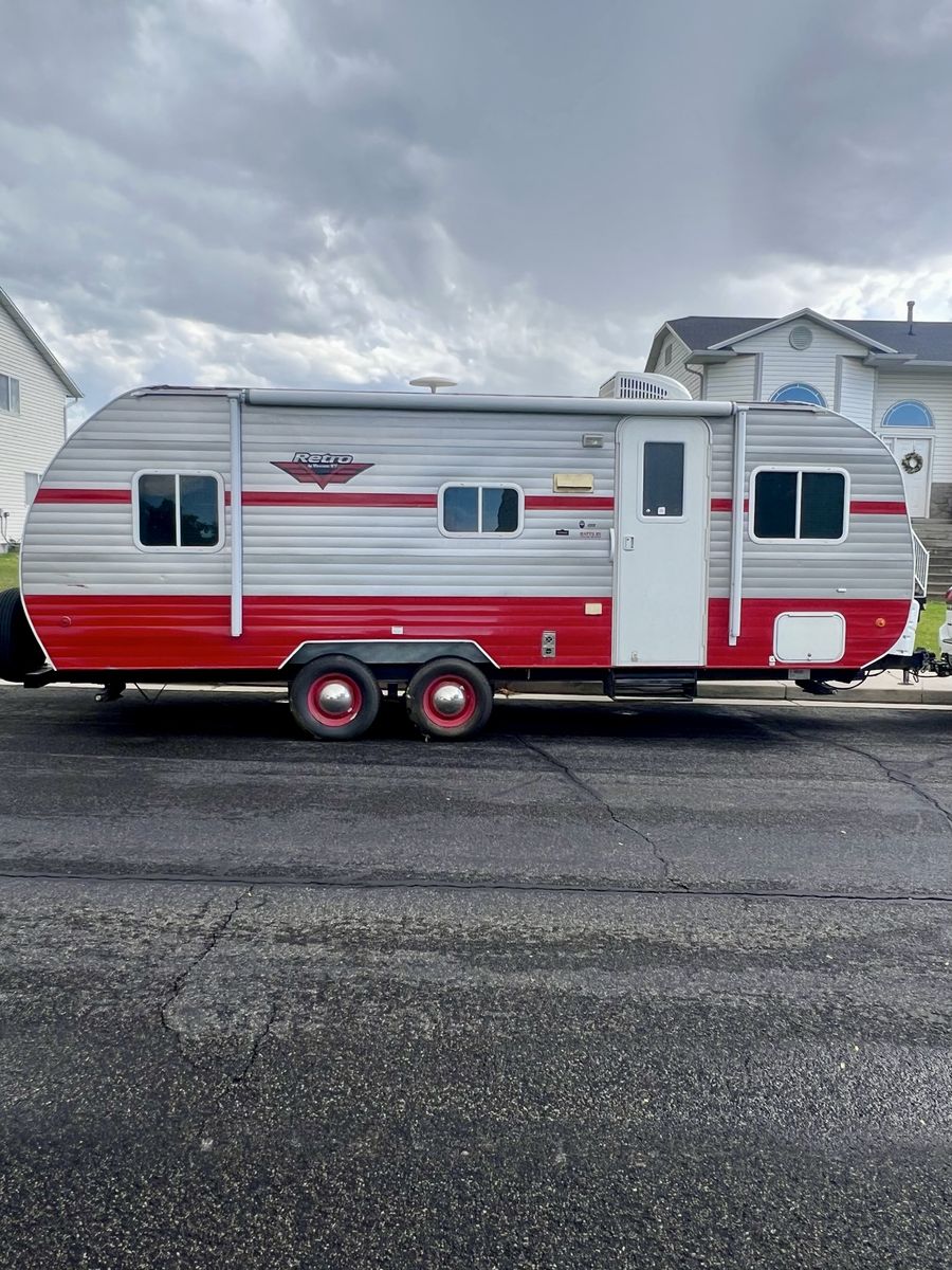 Riverside RV Retro Travel Trailer - Red & Silver Classic Style