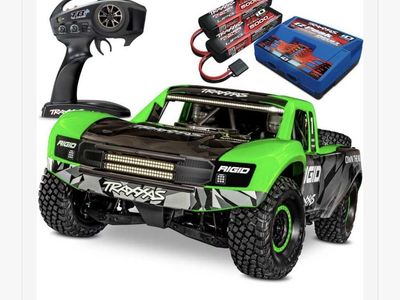 Traxxas Unlimited Desert Racer (UDR) 85076-4 RC Car with Batteries & Remote - Like New