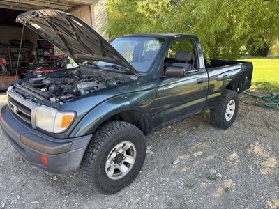 Used Toyota Tacoma Pickup Truck Manual Transmission no codes and truck runs great has 260,000 miles on it but runs great 2.7