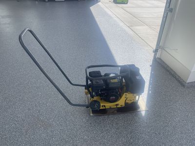 Bomag vibrating plate compactor